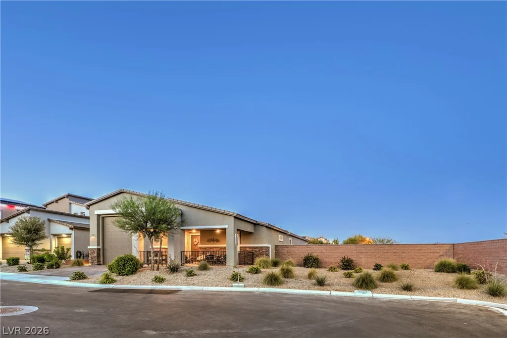 10090 Desert Azure, Las Vegas, NV 89178