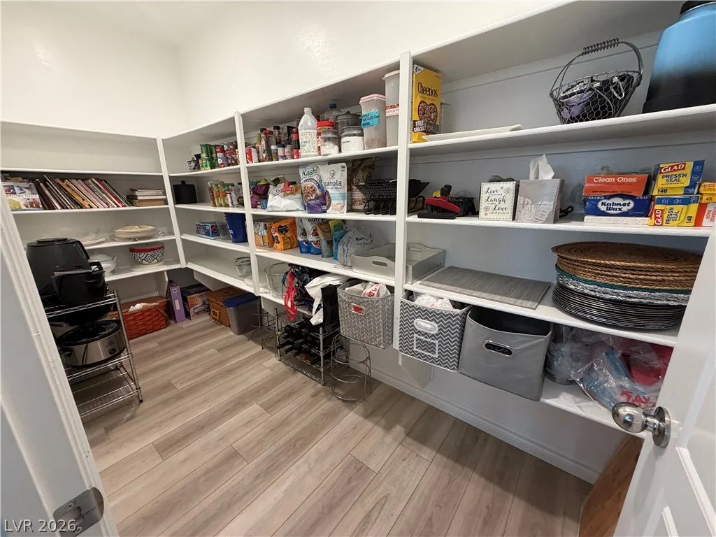 10090 Desert Azure, Las Vegas, NV 89178