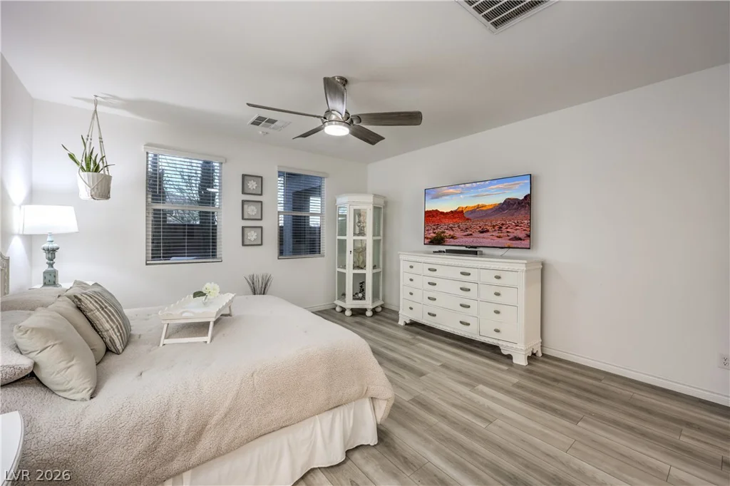 10090 Desert Azure, Las Vegas, NV 89178