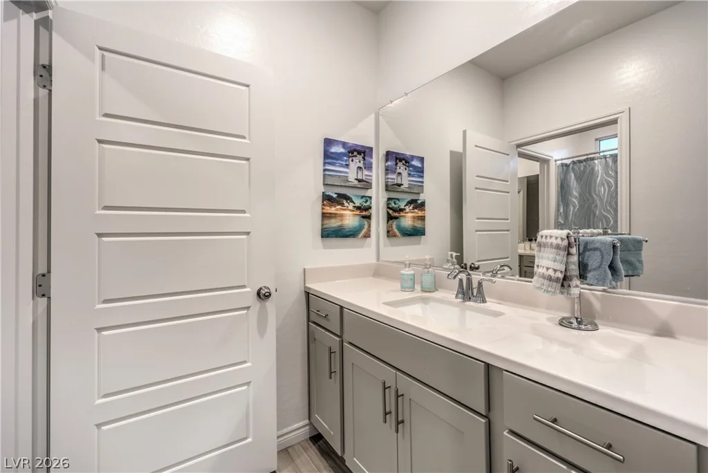10090 Desert Azure, Las Vegas, NV 89178