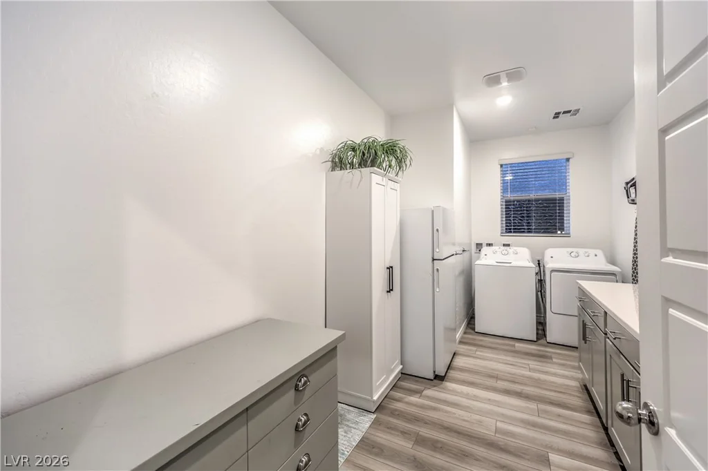 10090 Desert Azure, Las Vegas, NV 89178