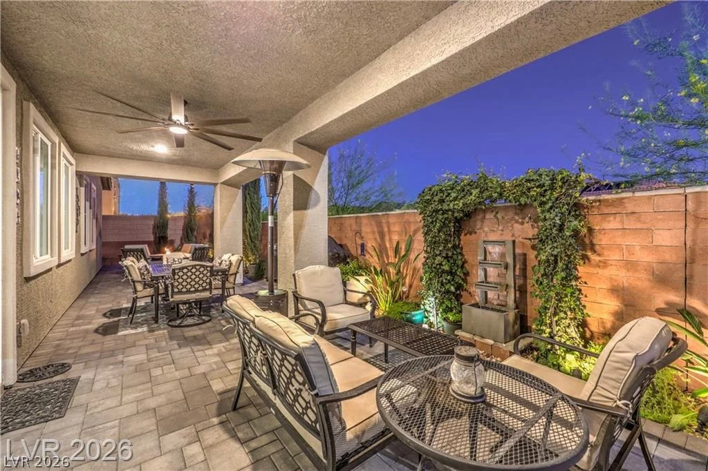 10090 Desert Azure, Las Vegas, NV 89178