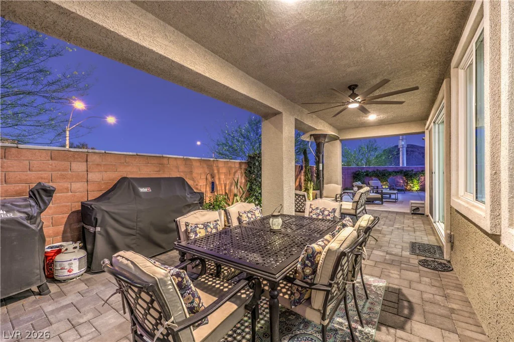 10090 Desert Azure, Las Vegas, NV 89178
