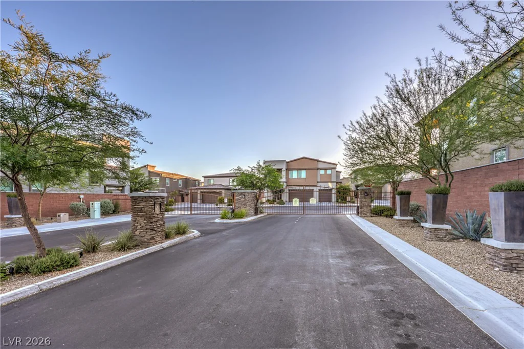 10090 Desert Azure, Las Vegas, NV 89178