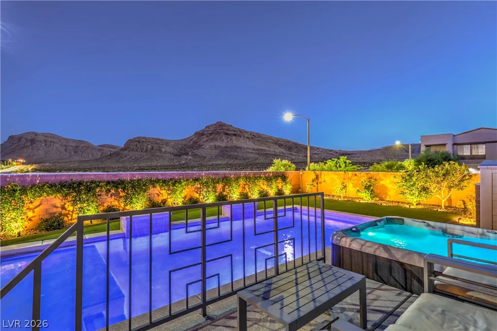 10090 Desert Azure, Las Vegas, NV 89178
