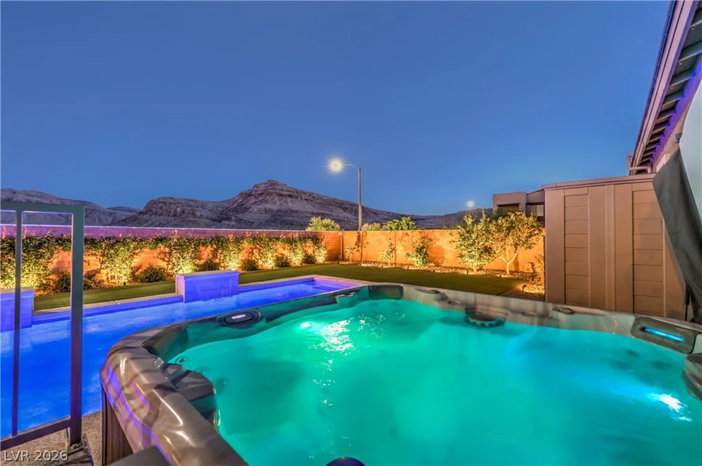10090 Desert Azure, Las Vegas, NV 89178