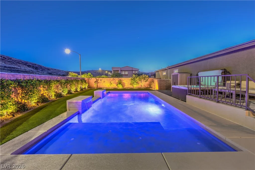 10090 Desert Azure, Las Vegas, NV 89178