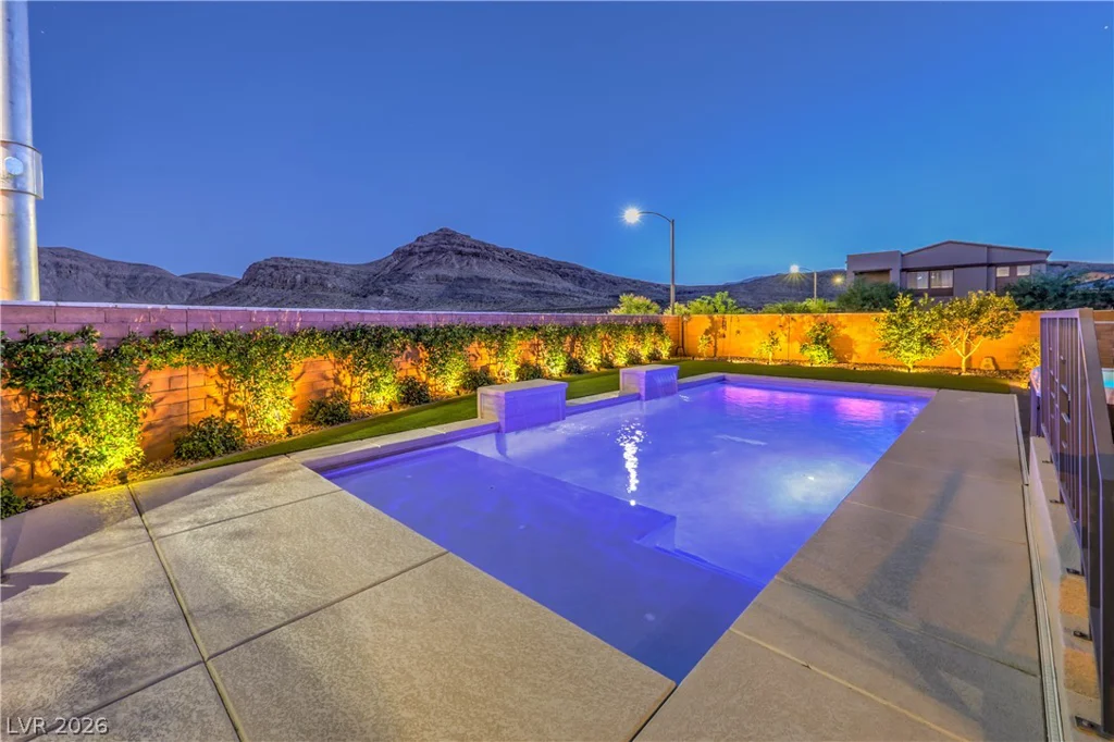 10090 Desert Azure, Las Vegas, NV 89178