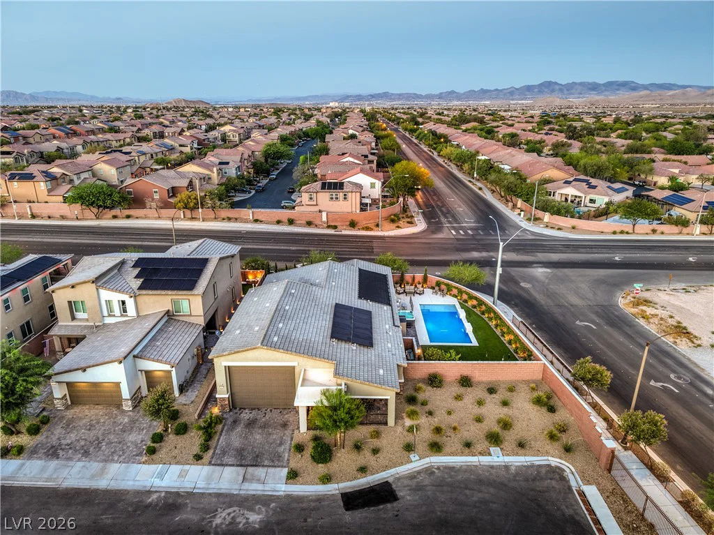10090 Desert Azure, Las Vegas, NV 89178