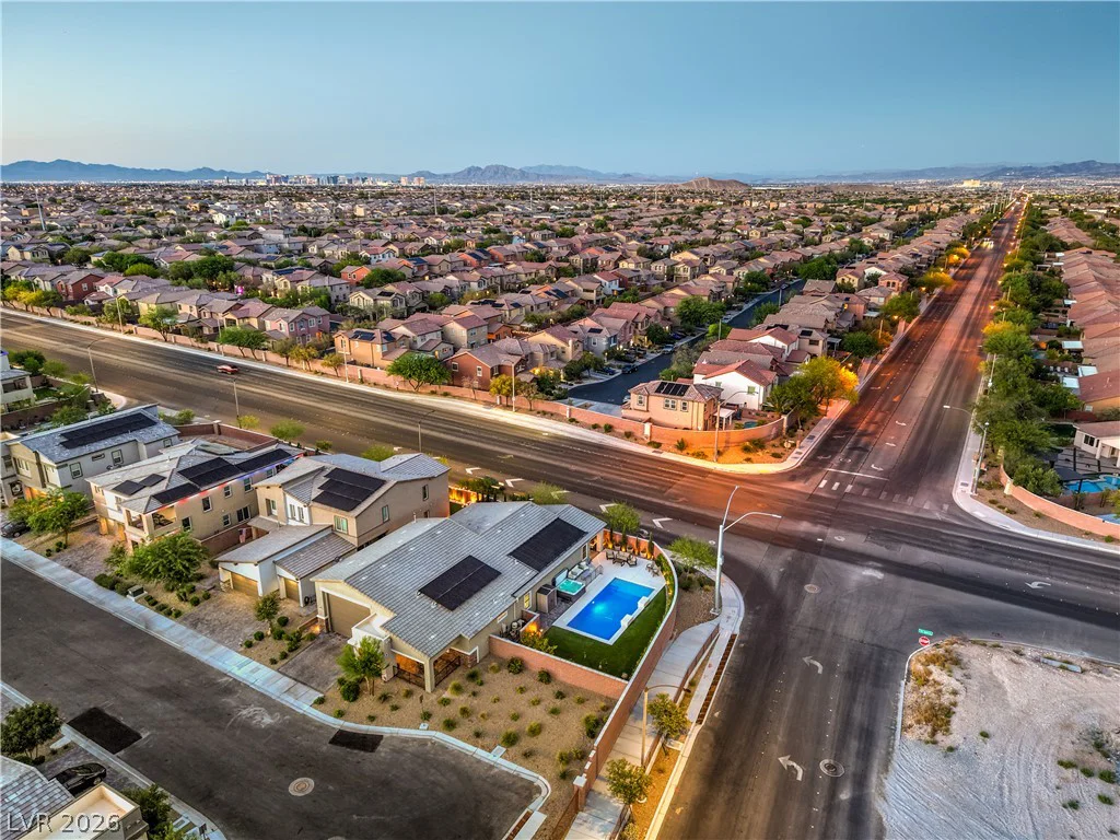 10090 Desert Azure, Las Vegas, NV 89178