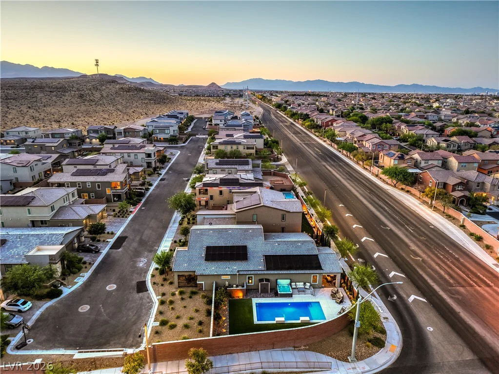 10090 Desert Azure, Las Vegas, NV 89178