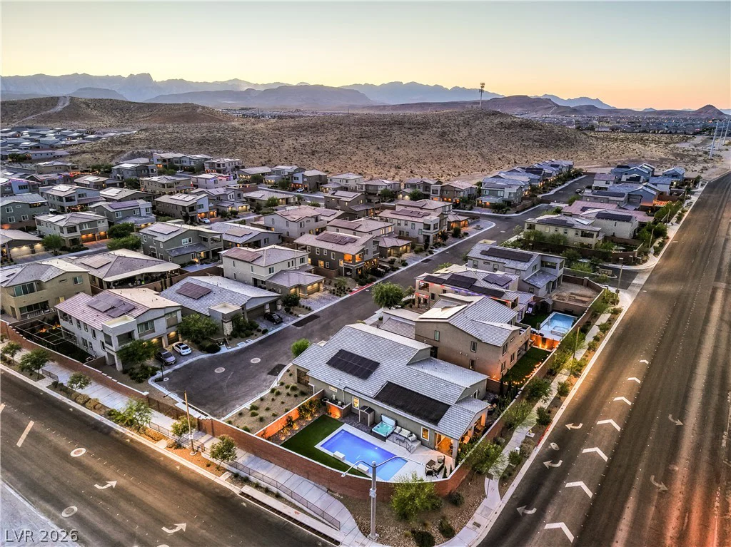 10090 Desert Azure, Las Vegas, NV 89178