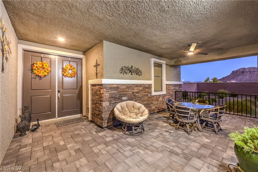 10090 Desert Azure, Las Vegas, NV 89178
