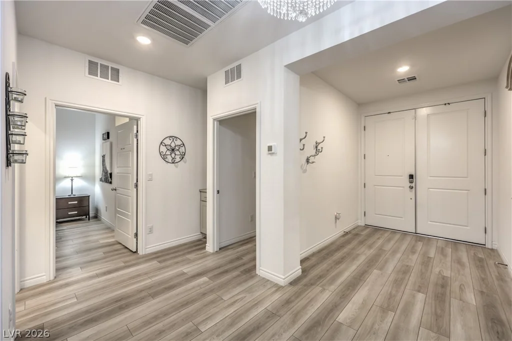 10090 Desert Azure, Las Vegas, NV 89178