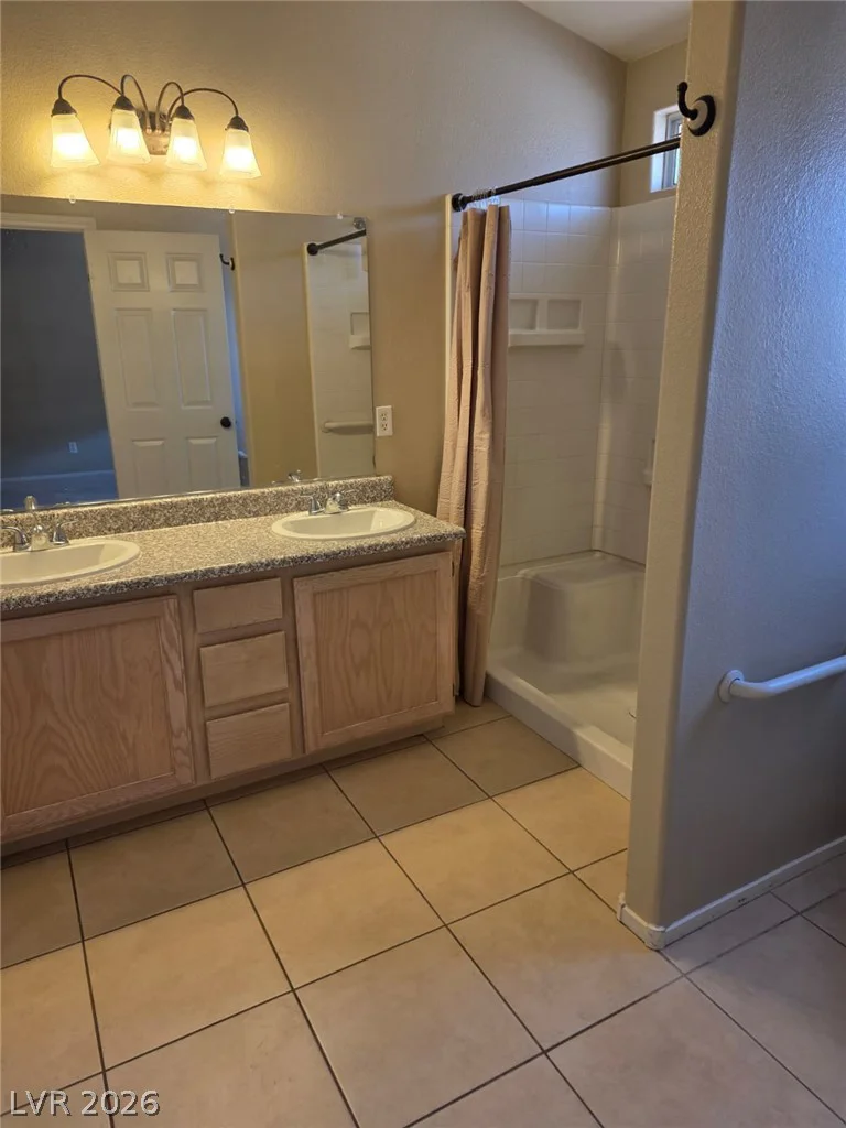3913 Hampton Grove, Las Vegas, NV 89129