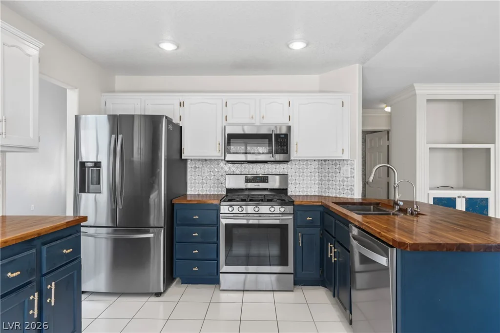 2444 Avenida Flores, Henderson, NV 89074