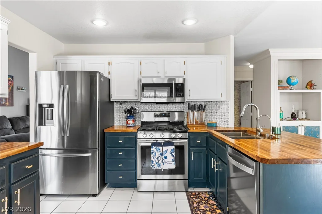 2444 Avenida Flores, Henderson, NV 89074