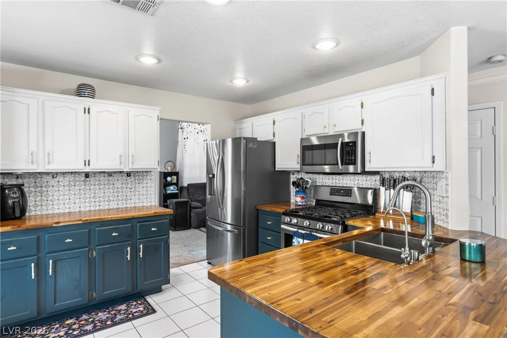2444 Avenida Flores, Henderson, NV 89074