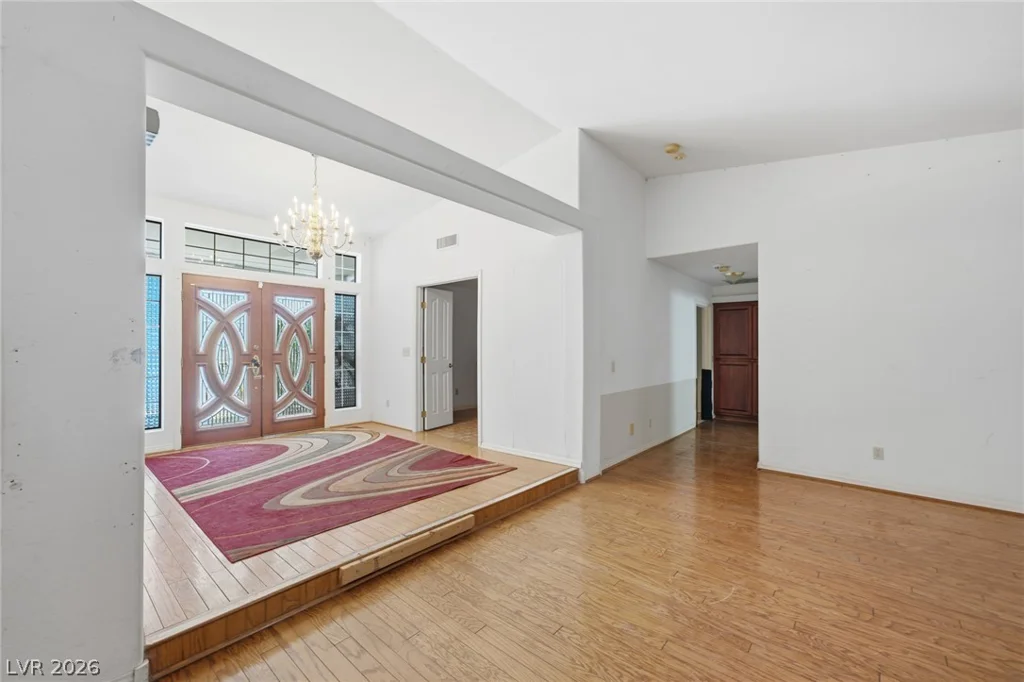 6325 Woodstock, Las Vegas, NV 89118