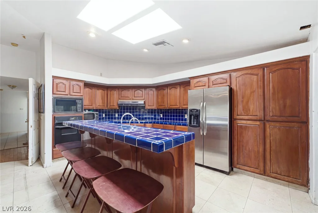 6325 Woodstock, Las Vegas, NV 89118