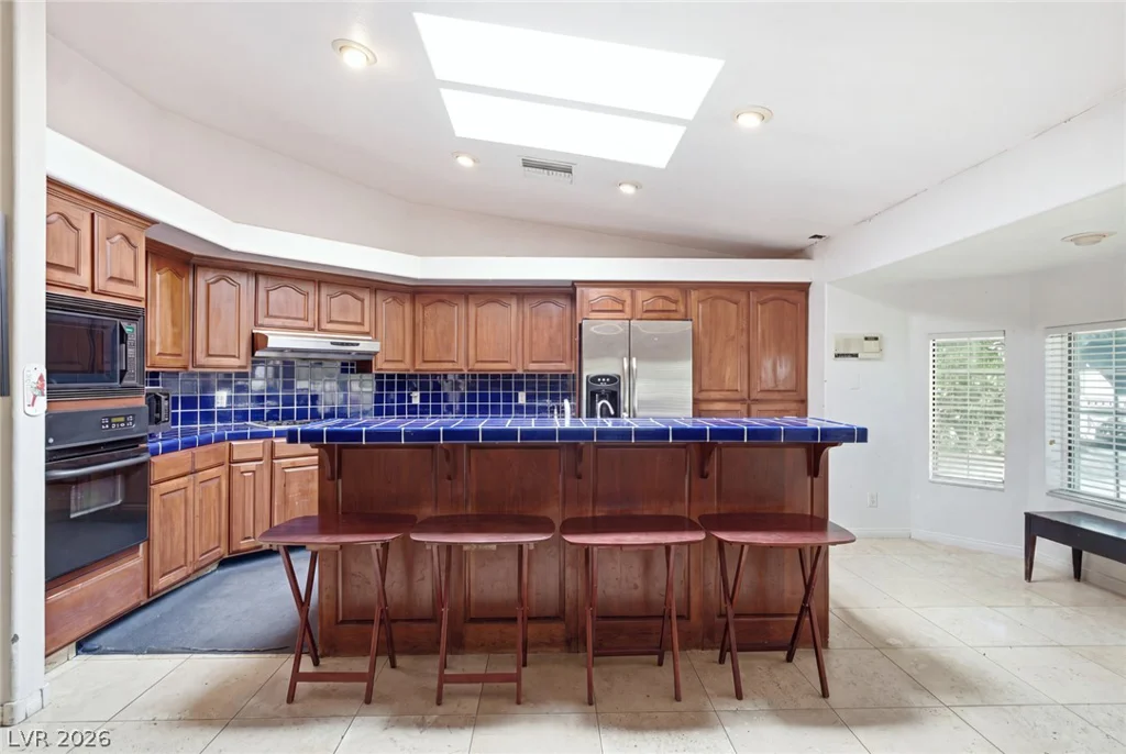 6325 Woodstock, Las Vegas, NV 89118