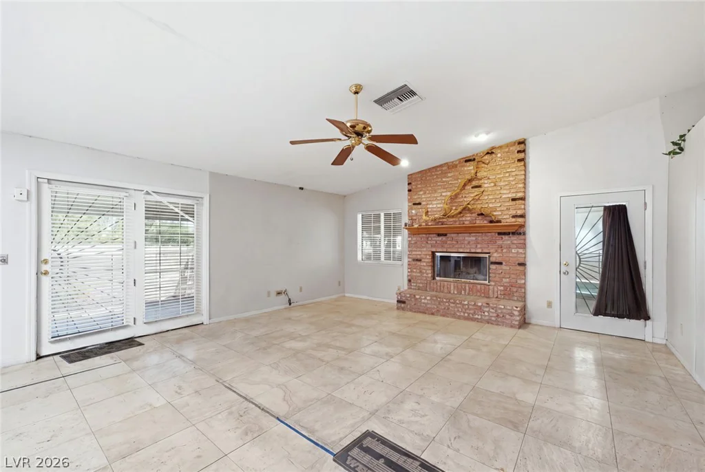 6325 Woodstock, Las Vegas, NV 89118