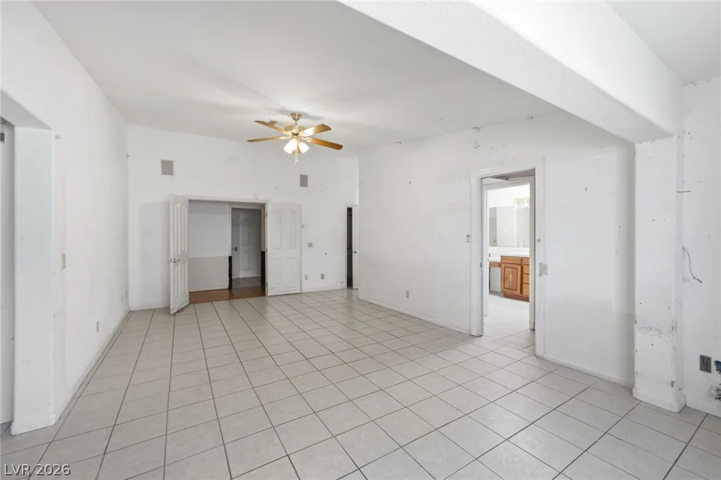 6325 Woodstock, Las Vegas, NV 89118
