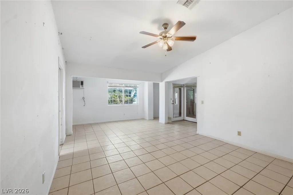 6325 Woodstock, Las Vegas, NV 89118