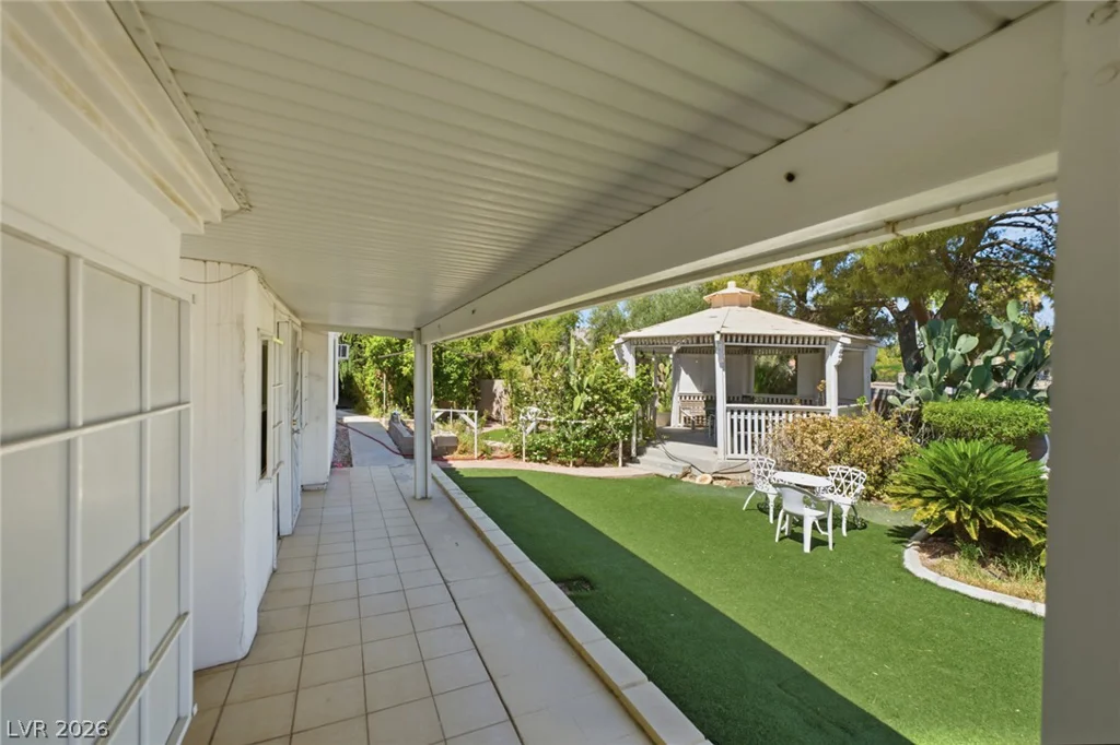 6325 Woodstock, Las Vegas, NV 89118