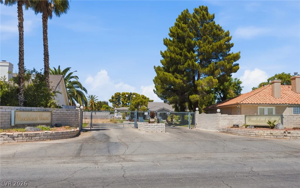 6325 Woodstock, Las Vegas, NV 89118