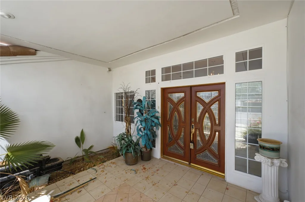 6325 Woodstock, Las Vegas, NV 89118
