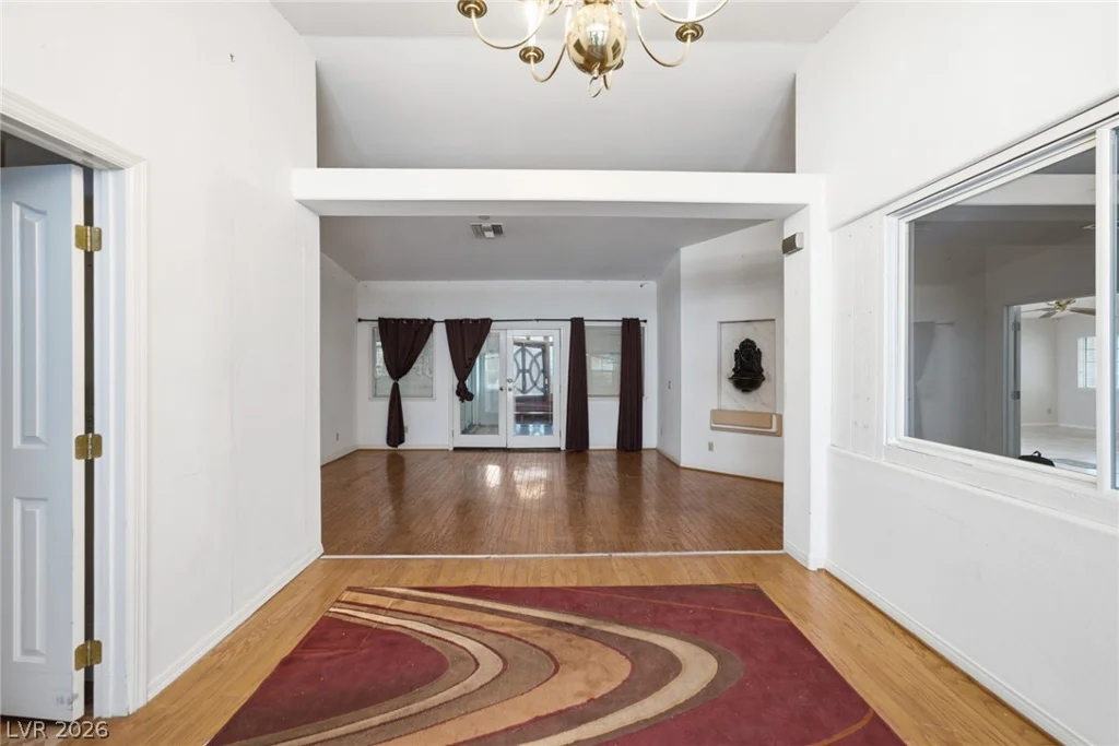 6325 Woodstock, Las Vegas, NV 89118