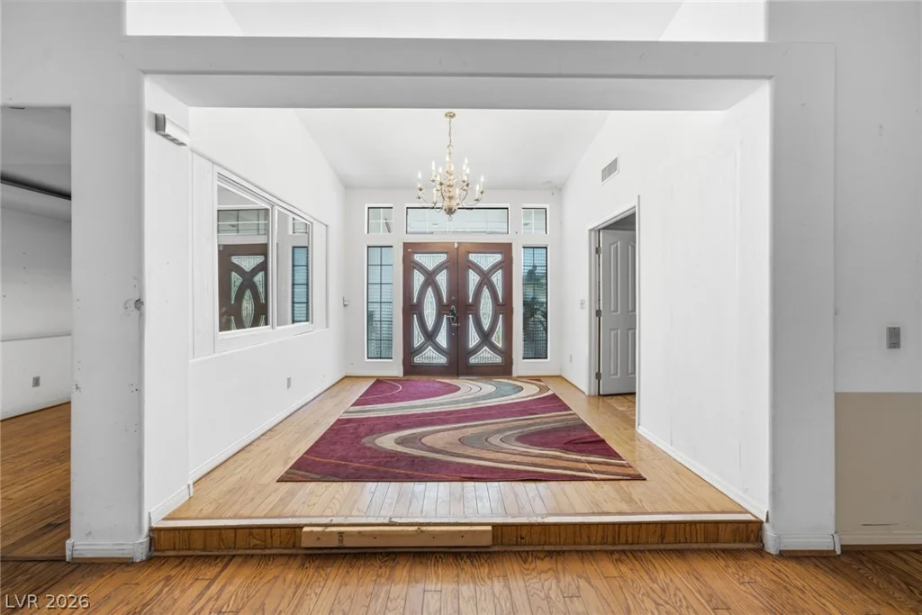 6325 Woodstock, Las Vegas, NV 89118