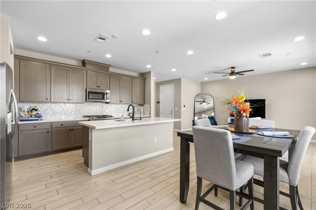 9452 Lunar Ray, Las Vegas, NV 89143