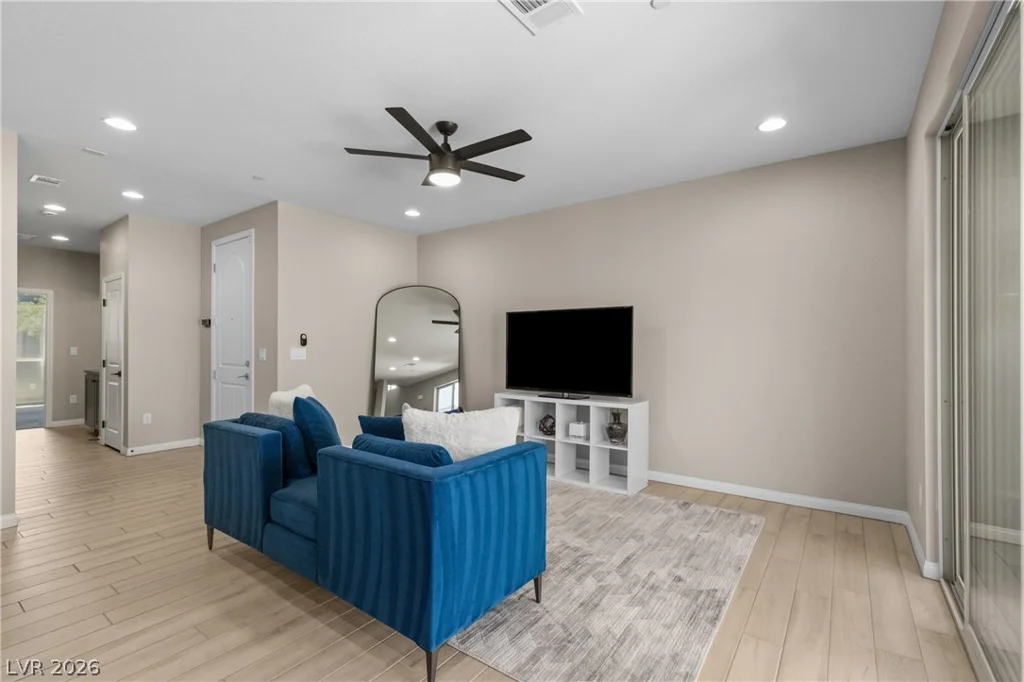 9452 Lunar Ray, Las Vegas, NV 89143