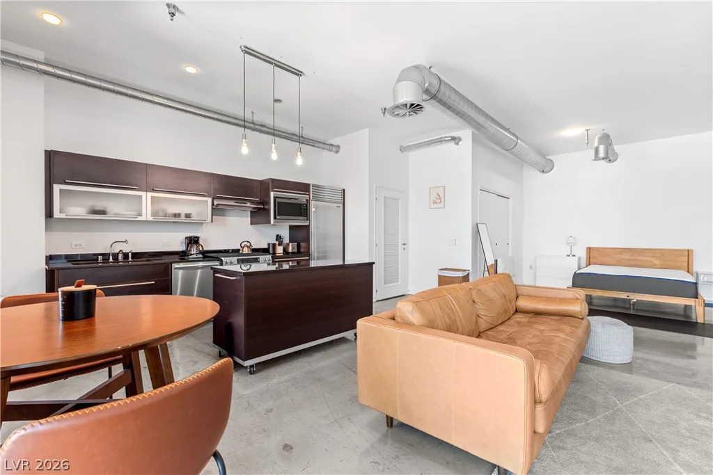 200 Hoover, Las Vegas, NV 89101