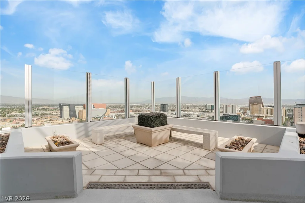200 Hoover, Las Vegas, NV 89101