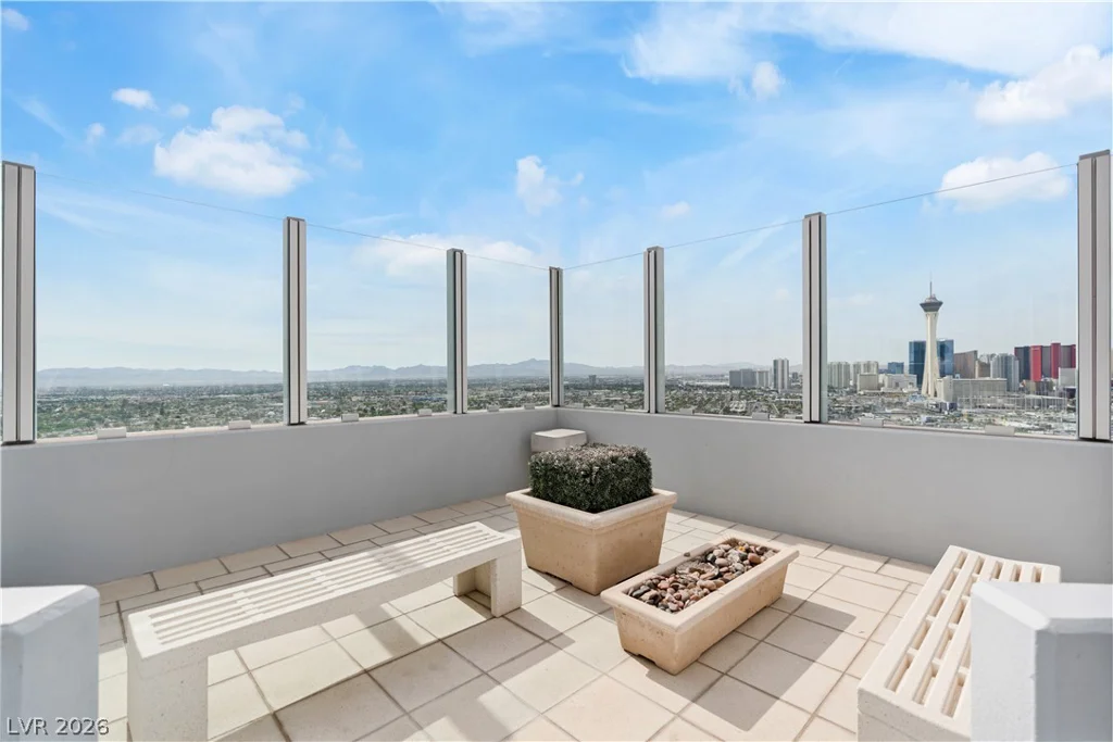 200 Hoover, Las Vegas, NV 89101