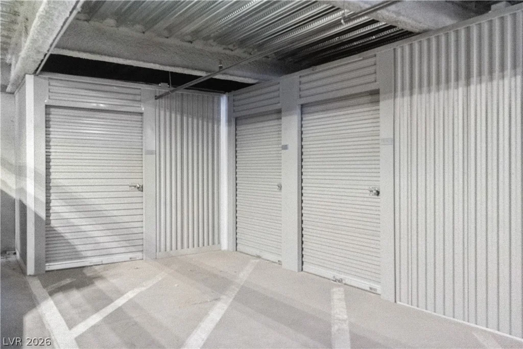 200 Hoover, Las Vegas, NV 89101