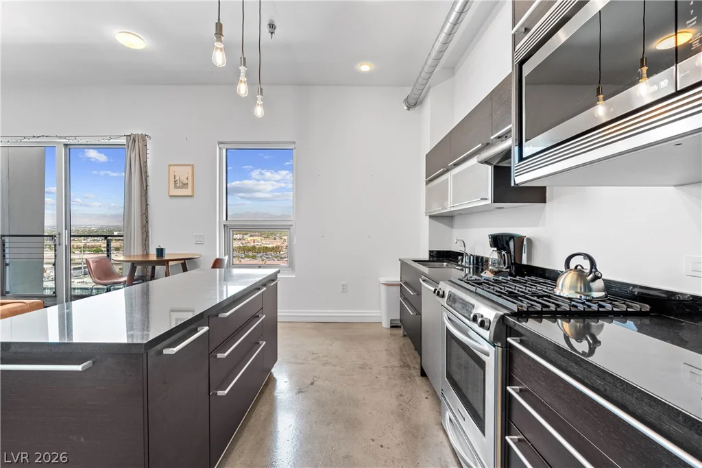 200 Hoover, Las Vegas, NV 89101