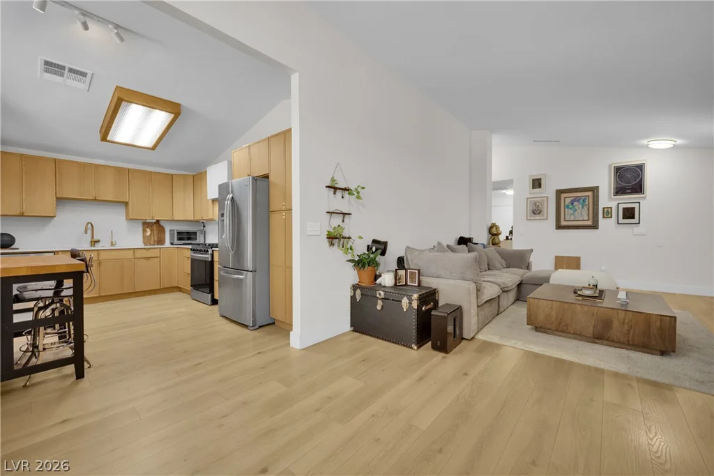 6071 Wild Berry, Las Vegas, NV 89142