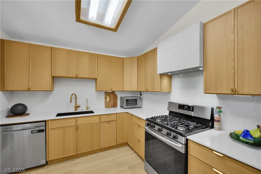 6071 Wild Berry, Las Vegas, NV 89142
