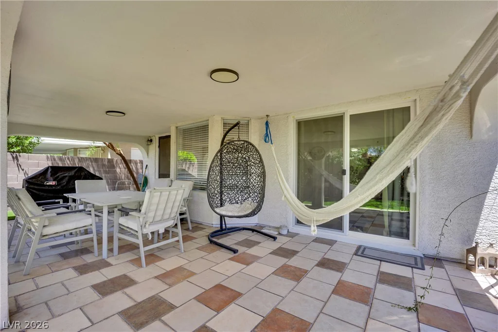 6071 Wild Berry, Las Vegas, NV 89142