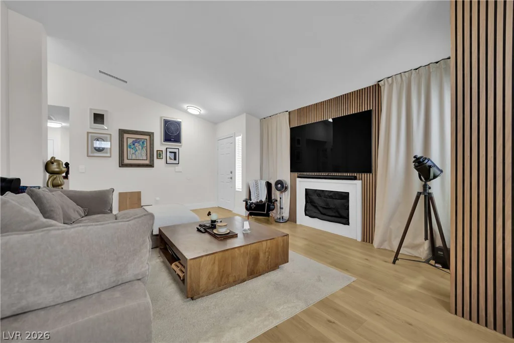 6071 Wild Berry, Las Vegas, NV 89142