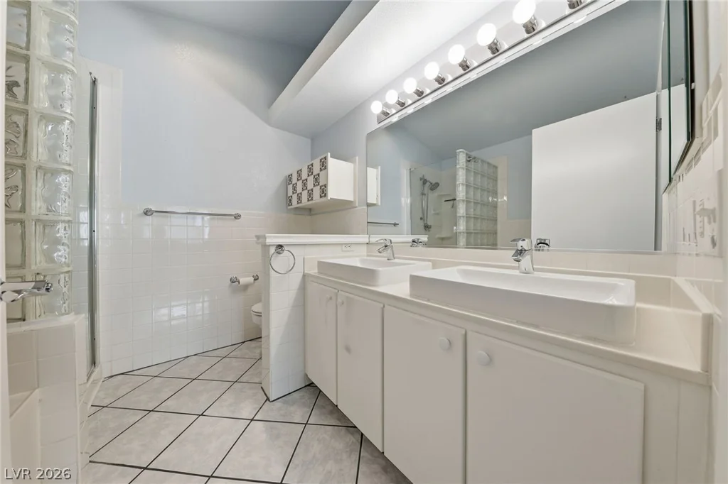 7904 Idledale, Las Vegas, NV 89145
