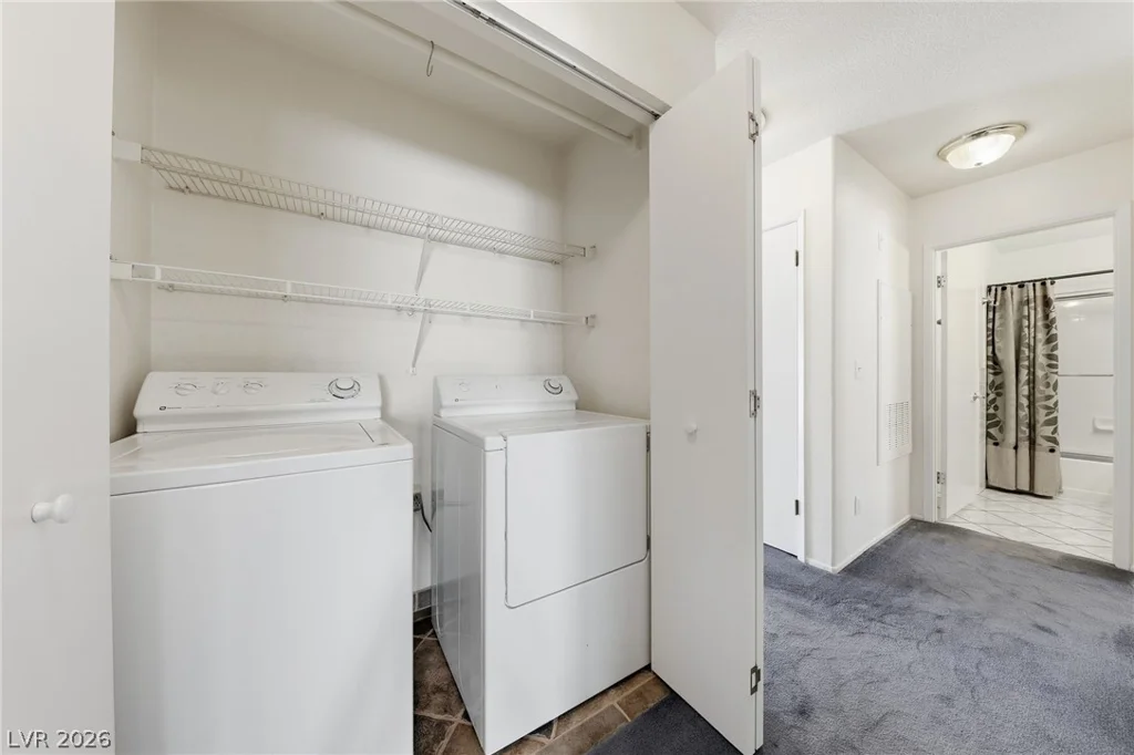 7904 Idledale, Las Vegas, NV 89145