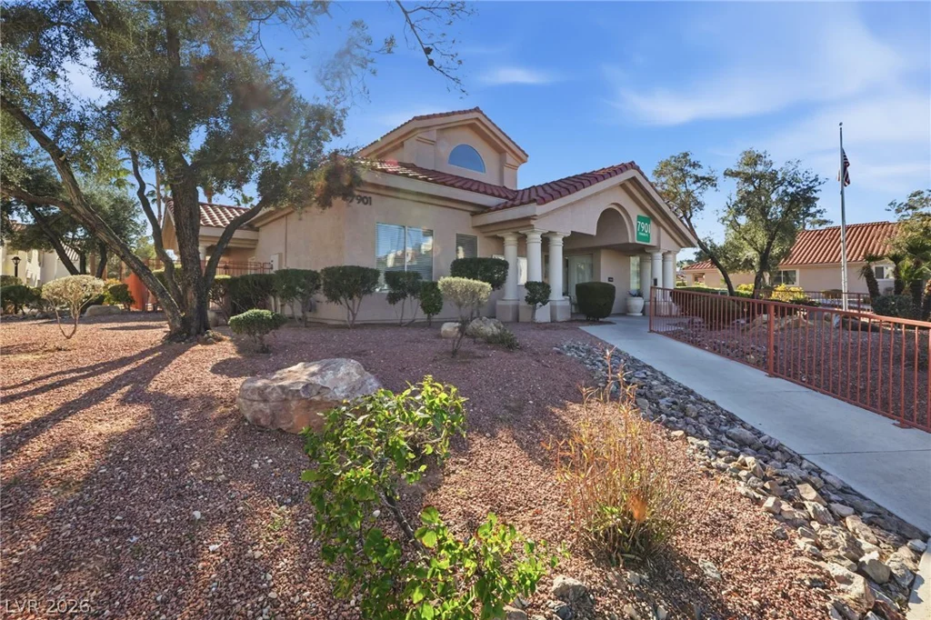 7904 Idledale, Las Vegas, NV 89145