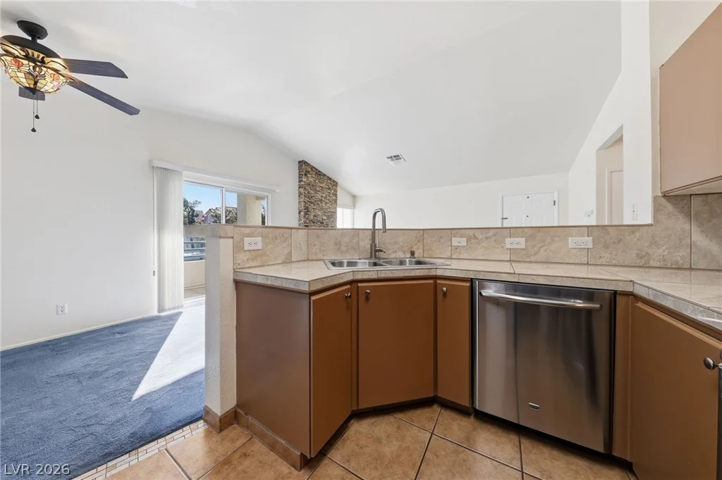 7904 Idledale, Las Vegas, NV 89145