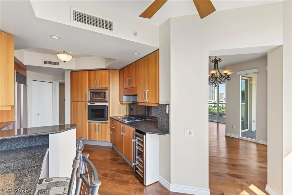 2857 Paradise, Las Vegas, NV 89109