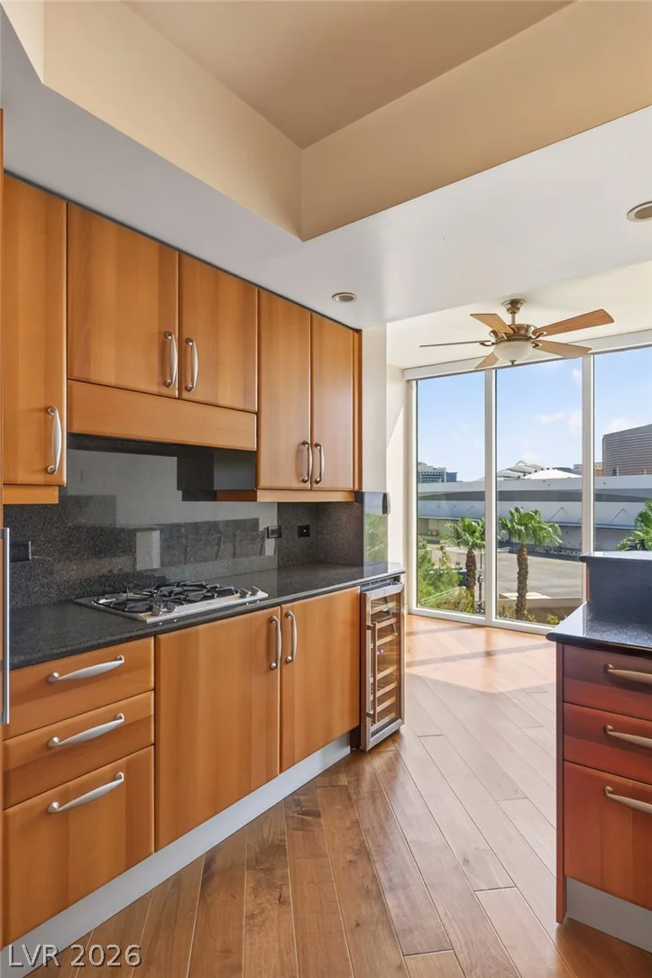 2857 Paradise, Las Vegas, NV 89109